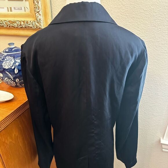 Vince Drapey Silk-Blend Cutaway Blazer - Picture 7 of 8